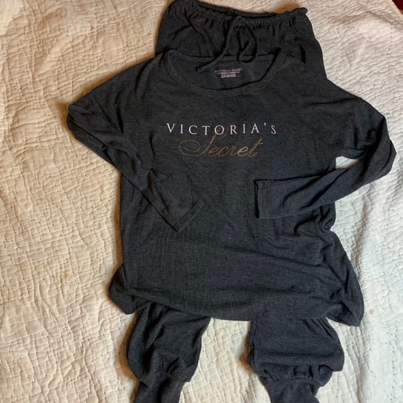 VICTORIA’S SECRET pajamas - Picture 1 of 5